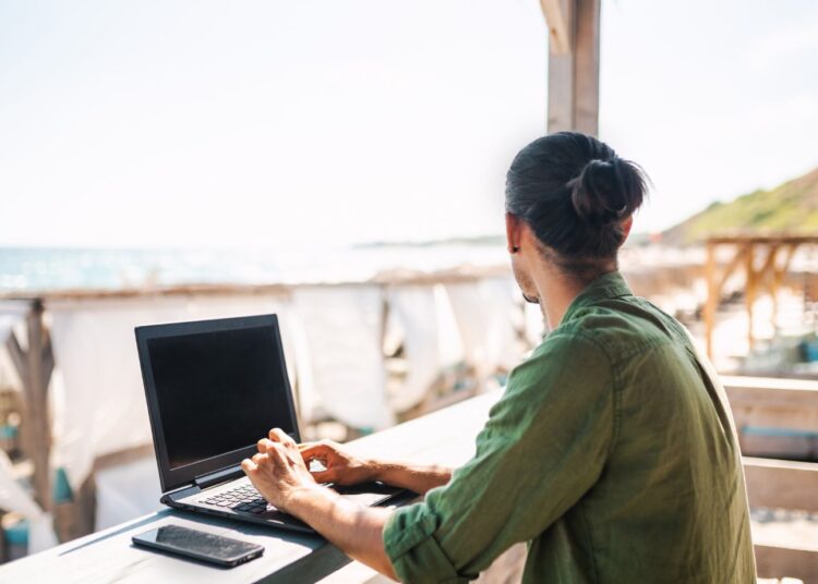 Tester Buddy for Digital Nomads: Earn While You Travel, One Game at a Time