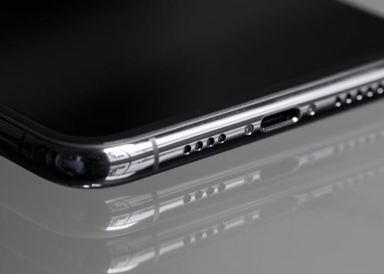 How to Fix iPhone 13 Charging Port: Simple Steps to Restore Your Device’s Power