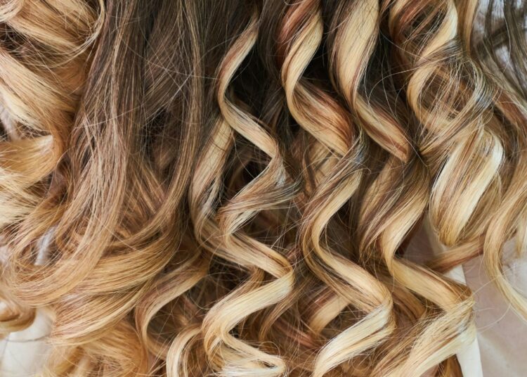 layered hairstyles round face double chin medium length hairstyles