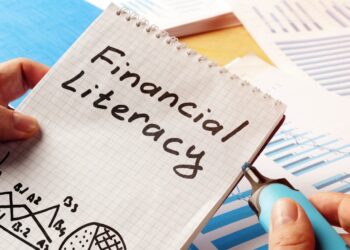 How Digital Financial Literacy Helps Modern Shoppers Make Smarter Choices