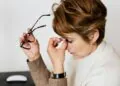 layered short hairstyles for fine hair over 60 with glasses