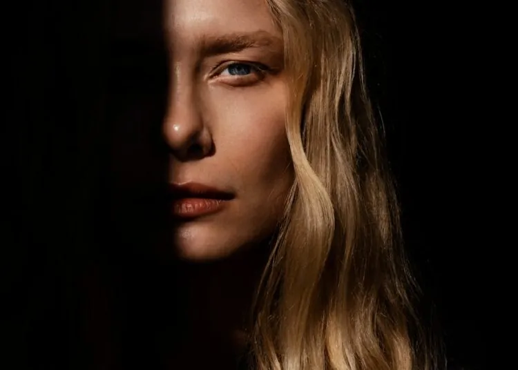 dark brown hair with blonde highlights and lowlights