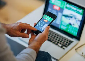 How a Former Barista Turned His Side Hustle into a Six-Figure Success with Online Betting